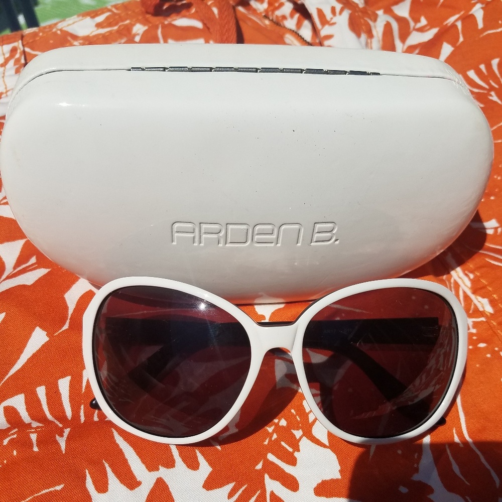 Arden B. Sunglasses with case. Like new.